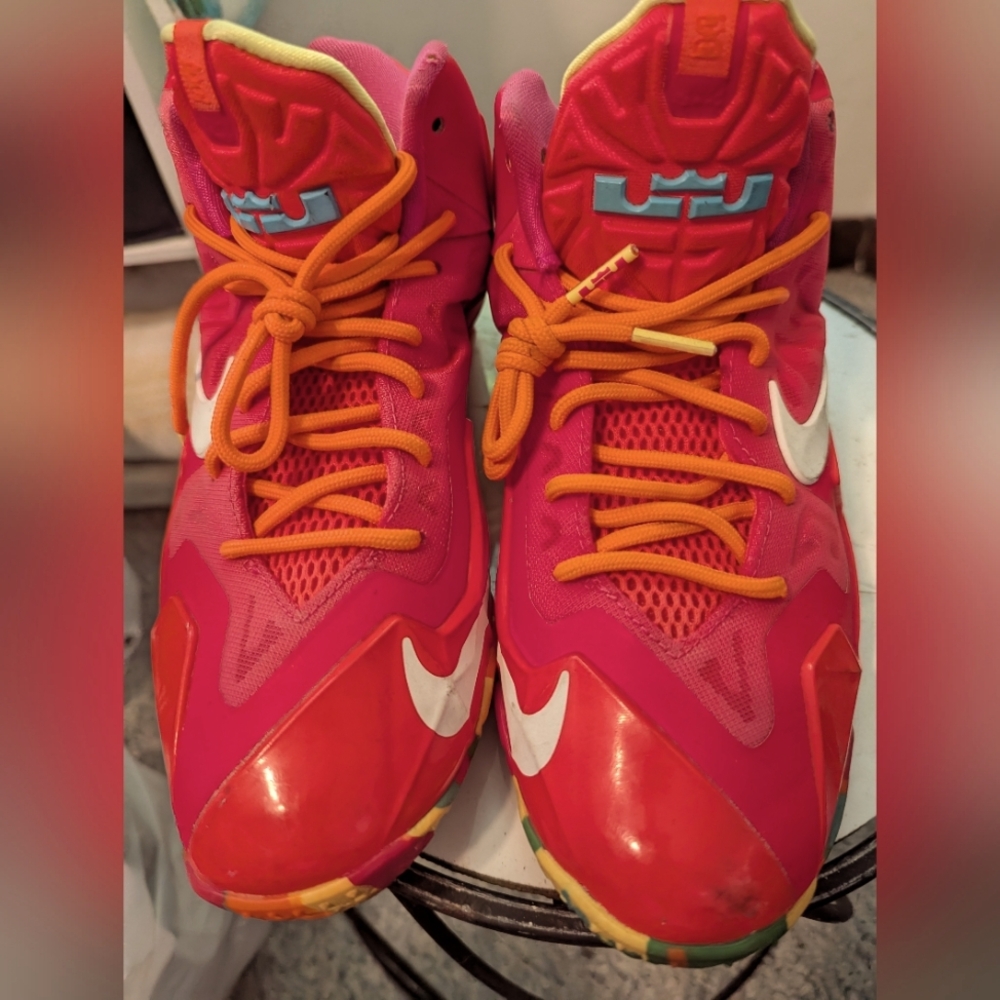 Youth's Nike LeBron 11 Fruity Pebbles (GS) Sz 6Y Orange Coral Pink 621712-600